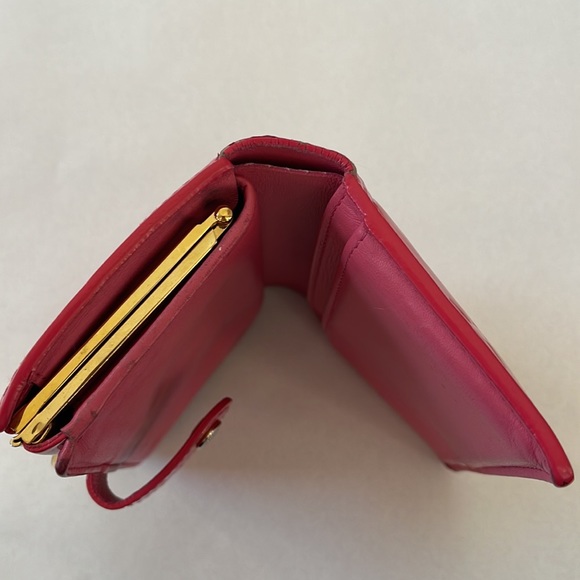 Authentic Louis Vuitton Vernis Patent Leather Wallet, Red - Picture 4 of 8